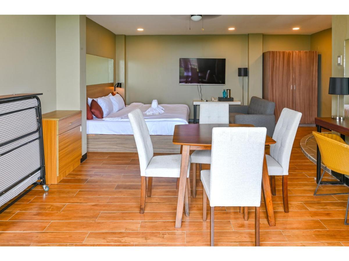 Capital O 890 Nami Hotel Tagaytay Tagaytay City Екстериор снимка