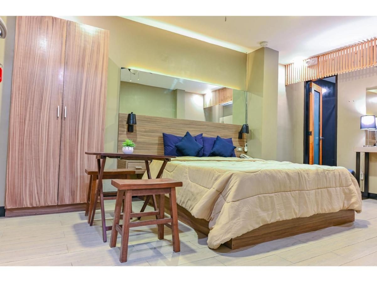 Capital O 890 Nami Hotel Tagaytay Tagaytay City Екстериор снимка