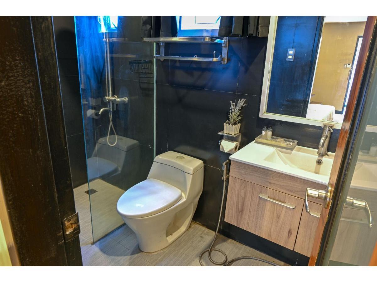 Capital O 890 Nami Hotel Tagaytay Tagaytay City Екстериор снимка