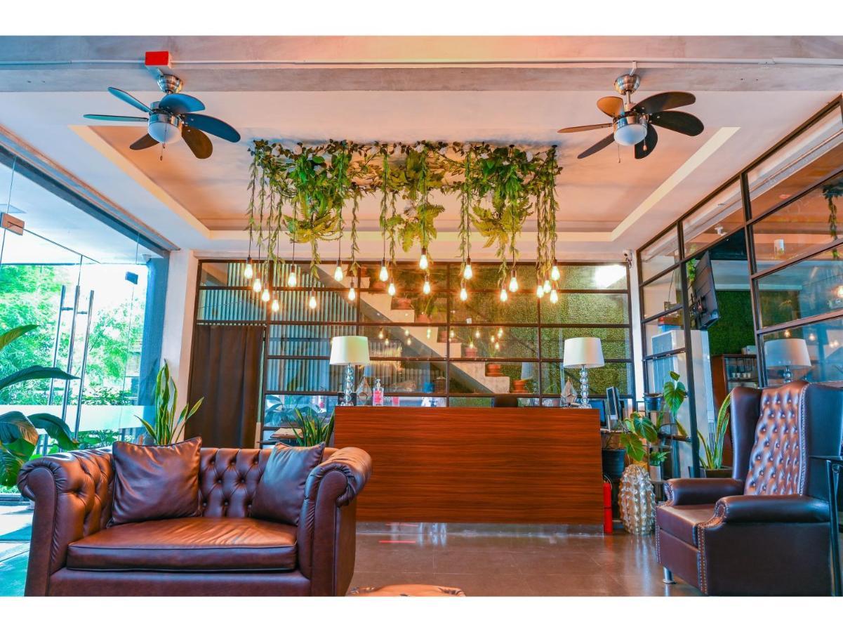 Capital O 890 Nami Hotel Tagaytay Tagaytay City Екстериор снимка